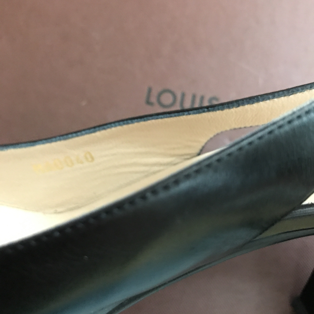 LOUIS VUITTON(ルイヴィトン)の未使用品☆ルイヴィトン  レザー　パンプス　23cm レディースの靴/シューズ(ハイヒール/パンプス)の商品写真