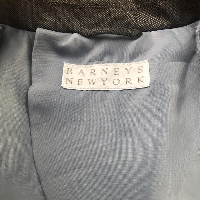 BARNEYS NEW YORK(バーニーズニューヨーク)のバーニーズニューヨーク　チャコールグレー　スーツ 40 レディースのフォーマル/ドレス(スーツ)の商品写真