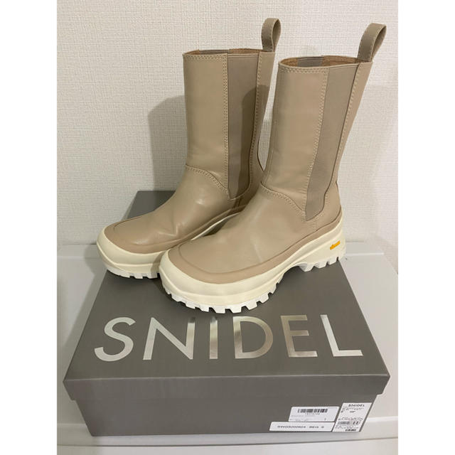 SNIDEL(スナイデル)のSNIDEL Vibramレインブーツ ベージュSサイズ レディースの靴/シューズ(レインブーツ/長靴)の商品写真