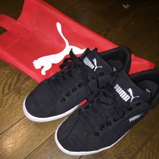 プーマ(PUMA)の美品 PUMA スニーカー 黒 27㎝(スニーカー)