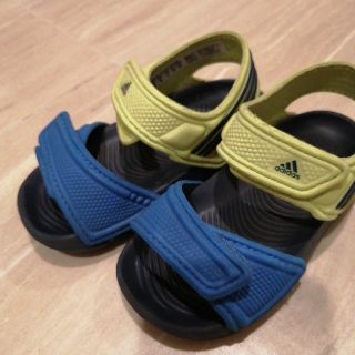 アディダス(adidas)のキッズサンダル(サンダル)