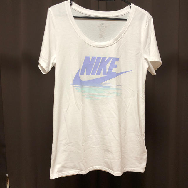 NIKE(ナイキ)の値下げ NIKETシャツ レディース レディースのトップス(Tシャツ(半袖/袖なし))の商品写真