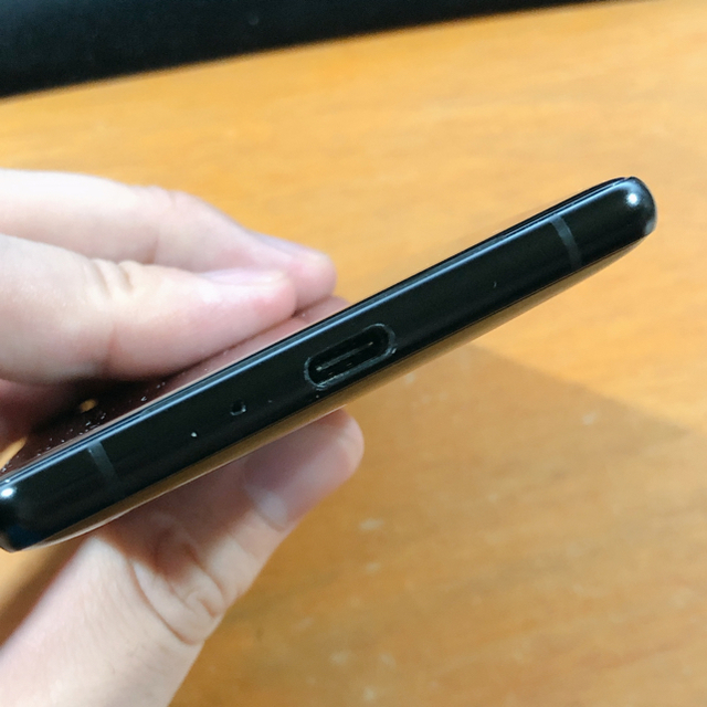 スマートフォン本体【美品】Xperia XZ2 Black 64 GB au