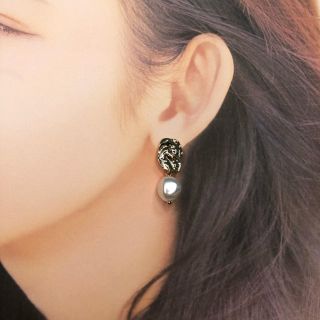 【t&m】 プレートパールピアス(ピアス)