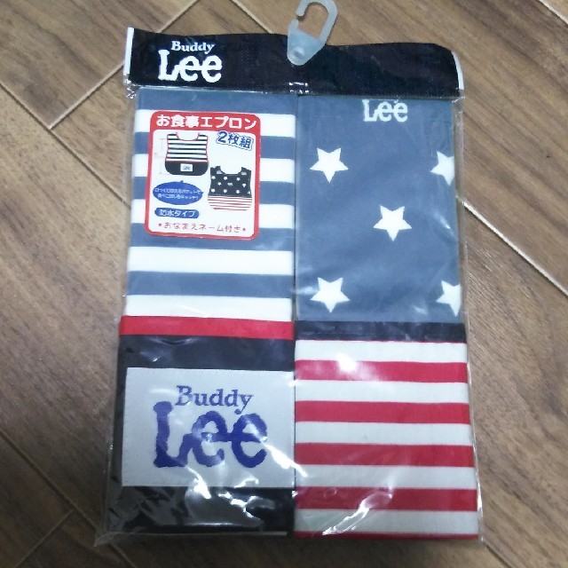 Lee(リー)のお値引中 Lee お食事エプロン 新品未開封 キッズ/ベビー/マタニティの授乳/お食事用品(お食事エプロン)の商品写真