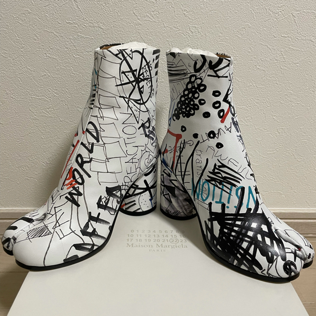 人気NEW】 Maison Martin Margiela 36 グラフィティ Maison Margiela Tabi タビの通販 by  Factam's shop｜マルタンマルジェラならラクマ