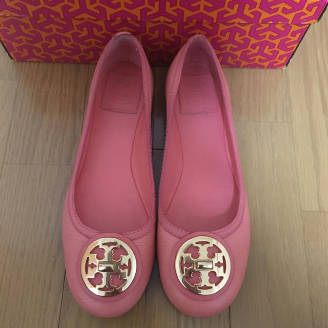 Tory Burch(トリーバーチ)の美品！正規品！ピンク フラットシューズ レディースの靴/シューズ(ハイヒール/パンプス)の商品写真