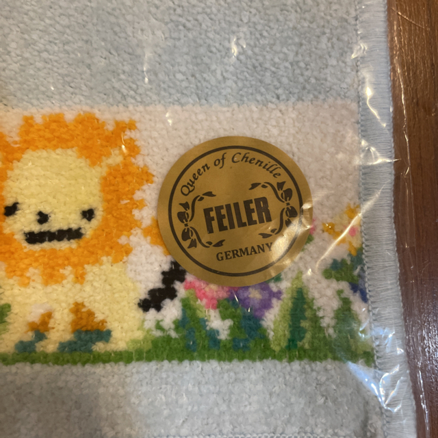 FEILER(フェイラー)の新品　バーニーズニューヨーク　フェイラー　スタイ　水色 キッズ/ベビー/マタニティのこども用ファッション小物(ベビースタイ/よだれかけ)の商品写真