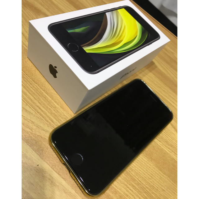 iPhone SE2 64GB ブラック