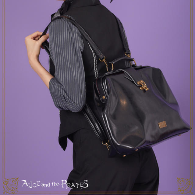 ALICE and the PIRATES(アリスアンドザパイレーツ)のalice and the pirates ドクターbag 黒 レディースのバッグ(リュック/バックパック)の商品写真