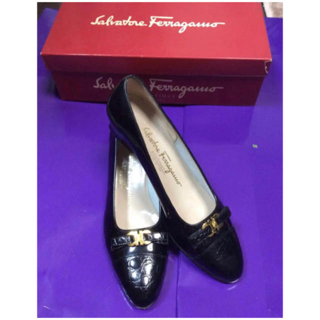 Salvatore Ferragamo フェラガモ エナメル 黒 パンプス