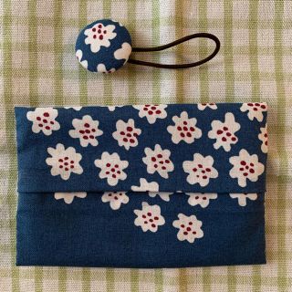 マリメッコ(marimekko)のマリメッコ　プケッティブルー　ポケットティッシュケース&くるみボタンセット(その他)