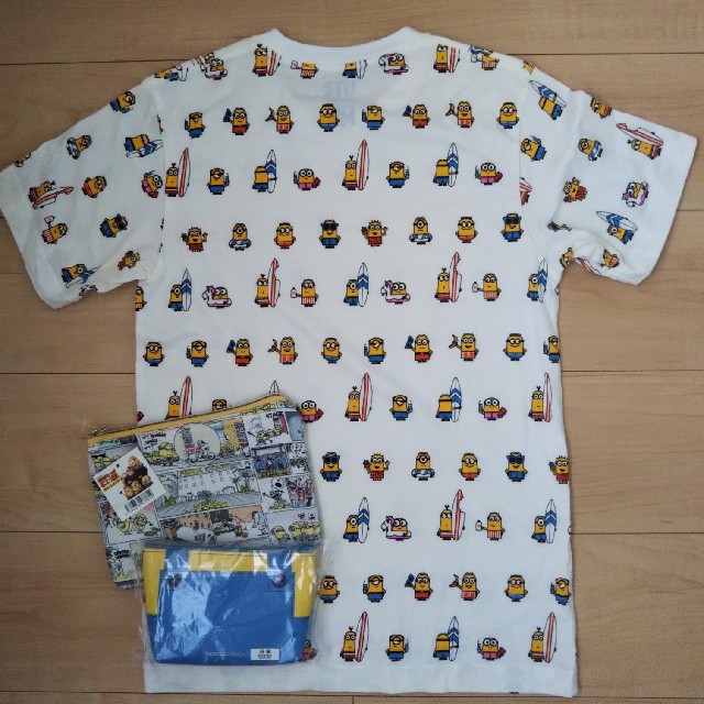 UNIQLO(ユニクロ)のミニオンズ ユニクロTシャツ＆ポーチ レディースのトップス(Tシャツ(半袖/袖なし))の商品写真