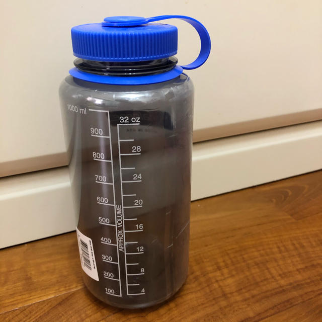 Nalgene(ナルゲン)のnalgene ナルゲン ボトル 1リットル スポーツ/アウトドアのアウトドア(登山用品)の商品写真