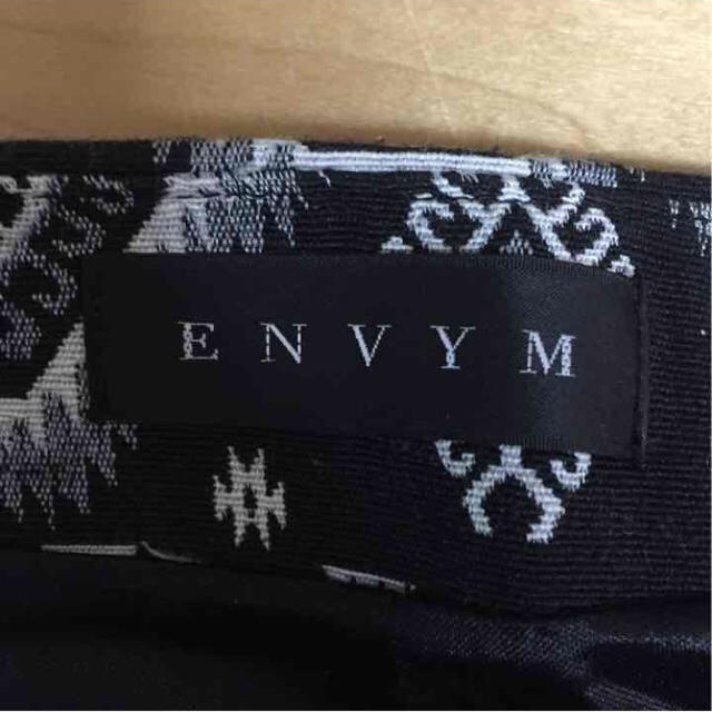 ENVYM(アンビー)のENVYM スカート レディースのスカート(ひざ丈スカート)の商品写真