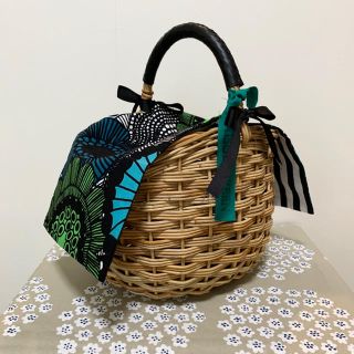 マリメッコ(marimekko)のワンハンドルバスケット＋marimekko Siirtolapuutarha は(バスケット/かご)