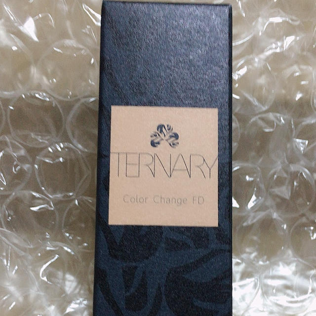 TARNARY カラーチェンジライトタッチファンデーション　ターナリー コスメ/美容のベースメイク/化粧品(ファンデーション)の商品写真