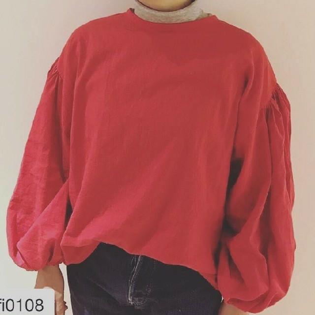 nest Robe(ネストローブ)の【ito】red cottonlinen volumesleeves tops レディースのトップス(シャツ/ブラウス(長袖/七分))の商品写真