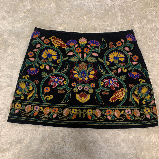 ZARA(ザラ)のZara 刺繍ミニスカート レディースのスカート(ミニスカート)の商品写真