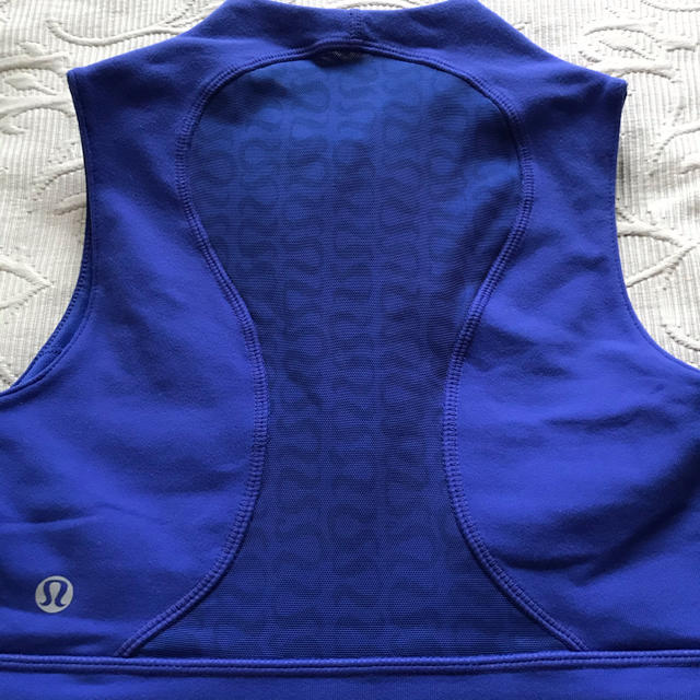 lululemon(ルルレモン)のルルレモン ロゴメッシュタンク スポーツ/アウトドアのトレーニング/エクササイズ(ヨガ)の商品写真