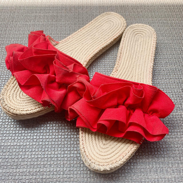 LOWRYS FARM(ローリーズファーム)のLOWRYSFARM：フリルサンダル M 赤色 レディースの靴/シューズ(サンダル)の商品写真