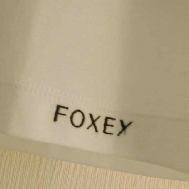 FOXEY(フォクシー)のutaさまご予約済み♡美品2019フォクシーカットソー レディースのトップス(カットソー(半袖/袖なし))の商品写真