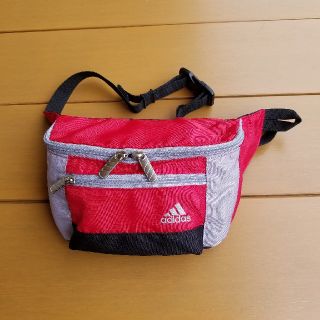 アディダス(adidas)のアディダスウェストポーチ(ウエストポーチ)