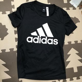 アディダス(adidas)のadidas Tシャツ(Tシャツ(半袖/袖なし))