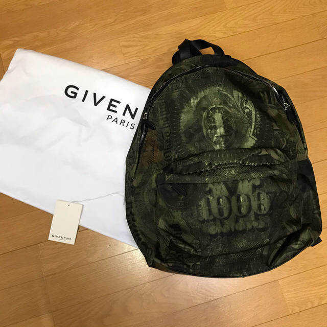 GIVENCHY ★ バックパック★カーキ系