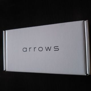 アローズ(arrows)のARROWS m05 32G 富士通SIMフリースマホ(スマートフォン本体)