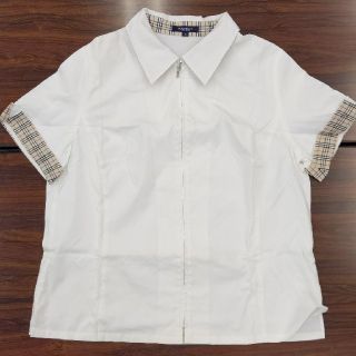 BURBERRY(シャツ/ブラウス(長袖/七分) ・ ホワイト/白色系)の BURBERRY(シャツ/ブラウス(長袖/七分) ・ ホワイト/白色系)の