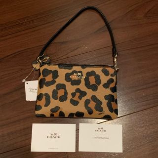 コーチ(COACH)の新品　未使用　コーチ　ポーチ　レオパード　ヒョウ柄(ポーチ)