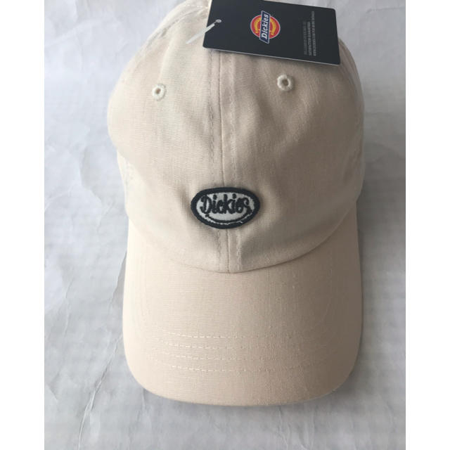 Dickies(ディッキーズ)の❣️Dickiesツイル CAP‼️人気スマイルワッペン.オフホワイト1点 メンズの帽子(キャップ)の商品写真