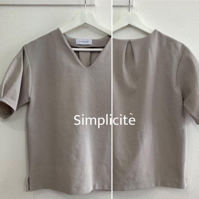 Simplicite(シンプリシテェ)のmomo様専用☆シンプリシテェ✴︎Vネック袖タックプルオーバー♡ レディースのトップス(カットソー(半袖/袖なし))の商品写真