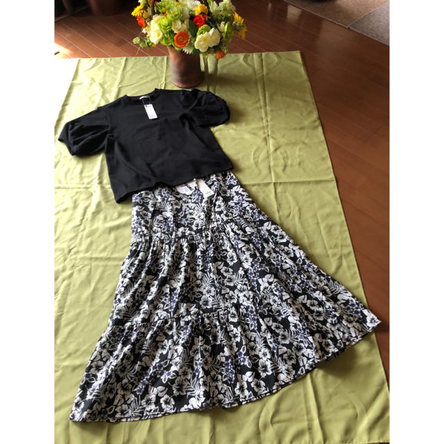 GU(ジーユー)の🍀GUI ジーユー お洒落Tシャツ&スカート新品❣️ レディースのスカート(ロングスカート)の商品写真