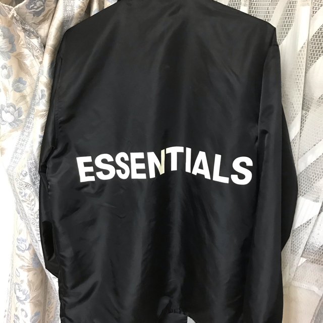 FEAR OF GOD(フィアオブゴッド)のFOG ESSENTIALS CoachesJacket コーチジャケット メンズのジャケット/アウター(ナイロンジャケット)の商品写真