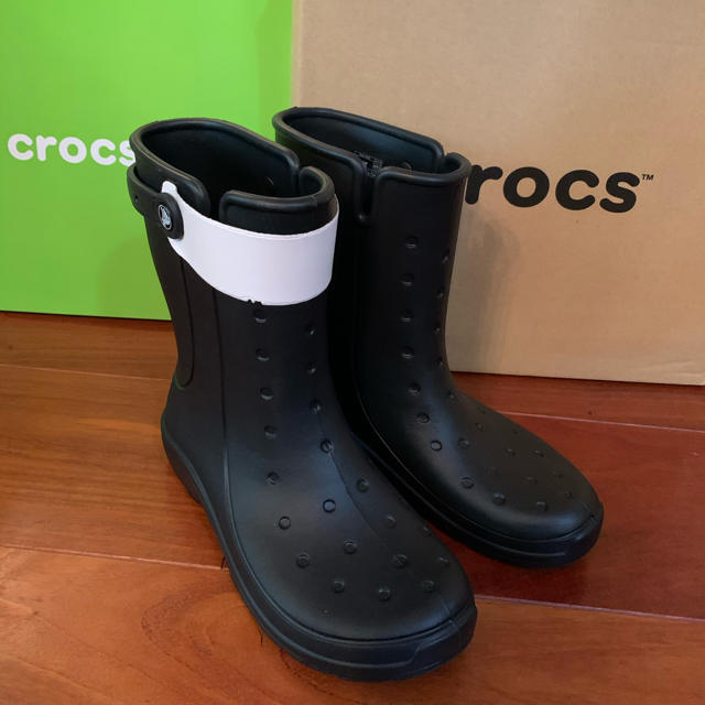 crocs(クロックス)のクロックス レインシューズ reny Ⅱ boot W8 レディースの靴/シューズ(レインブーツ/長靴)の商品写真