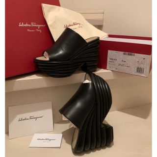 フェラガモ(Ferragamo)のフェラガモ  サンダル　ミュール　37(サンダル)