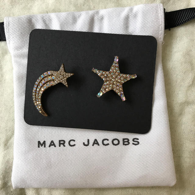 MARC JACOBS(マークジェイコブス)の非売品✨新品　未使用！　MARC JACOBS 星のバッチ(袋付き) レディースのファッション小物(その他)の商品写真
