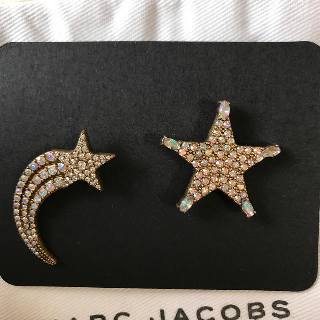 MARC JACOBS(マークジェイコブス)の非売品✨新品　未使用！　MARC JACOBS 星のバッチ(袋付き) レディースのファッション小物(その他)の商品写真