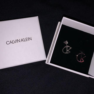 カルバンクライン(Calvin Klein)のピアス(ピアス)