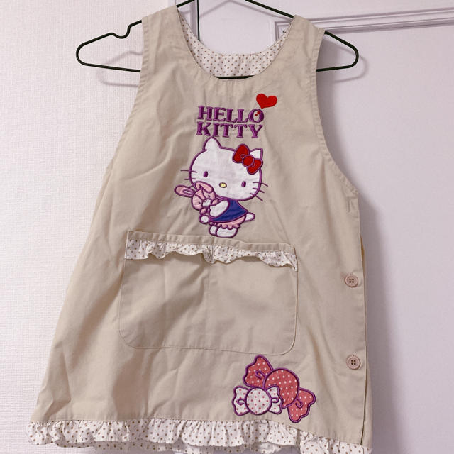 サンリオ(サンリオ)のキティちゃんエプロン キッズ/ベビー/マタニティのキッズ服女の子用(90cm~)(その他)の商品写真