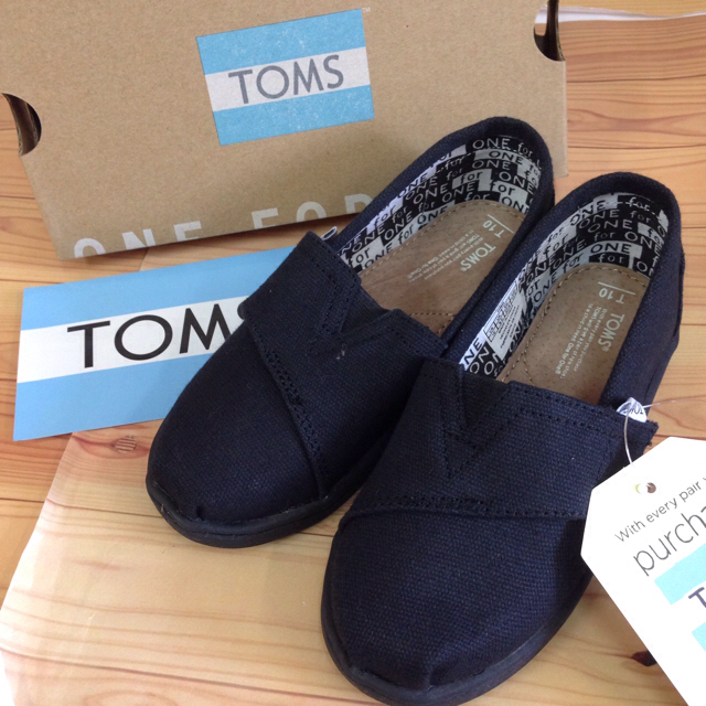 TOMS(トムズ)のrin様 専用ページ 2点おまとめ買い レディースの靴/シューズ(スニーカー)の商品写真