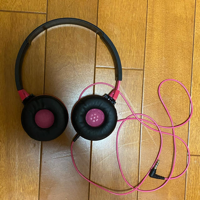 audio-technica(オーディオテクニカ)のヘッドホン ブラックピンク  スマホ/家電/カメラのオーディオ機器(ヘッドフォン/イヤフォン)の商品写真