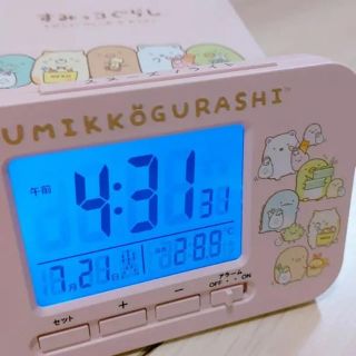 新品　すみっコぐらし　新品　すみっコぐらし　電波時計　電波置時計　目覚まし時計(置時計)