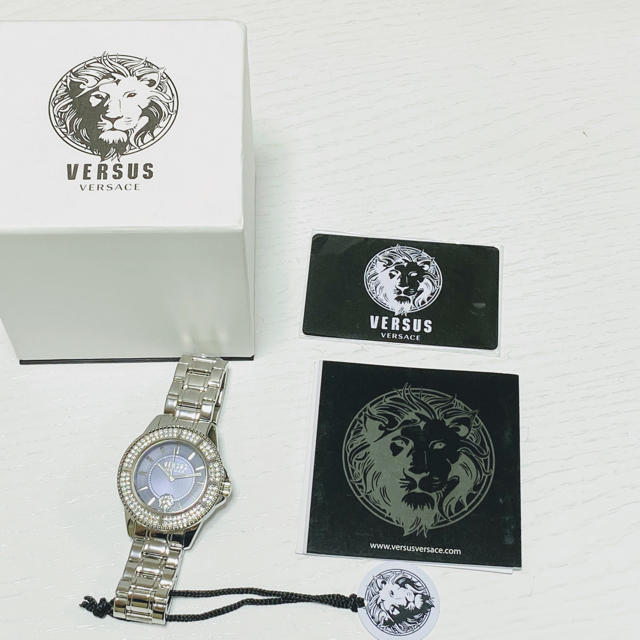 Gianni Versace(ジャンニヴェルサーチ)の◆激レア◆世界限定品◆新品 高級VERSUS VERSACE 腕時計 ネイビー メンズの時計(腕時計(アナログ))の商品写真