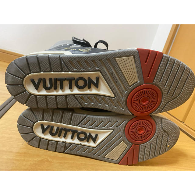 LOUIS VUITTON(ルイヴィトン)のLouis Vuitton トレイナー・ラインスニーカー メンズの靴/シューズ(スニーカー)の商品写真
