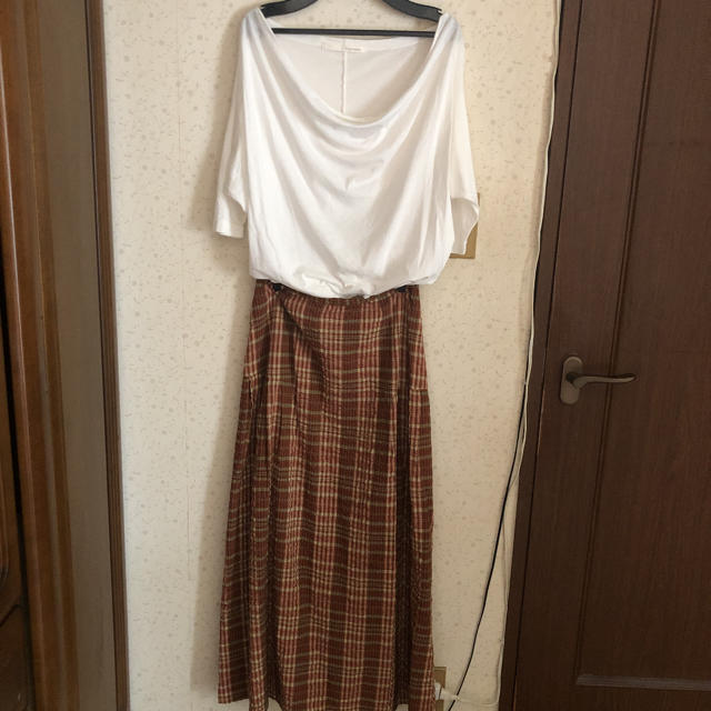 Sensounico(センソユニコ)のコーデセット　白トップス＋センソユニコマキシスカート レディースのスカート(ロングスカート)の商品写真