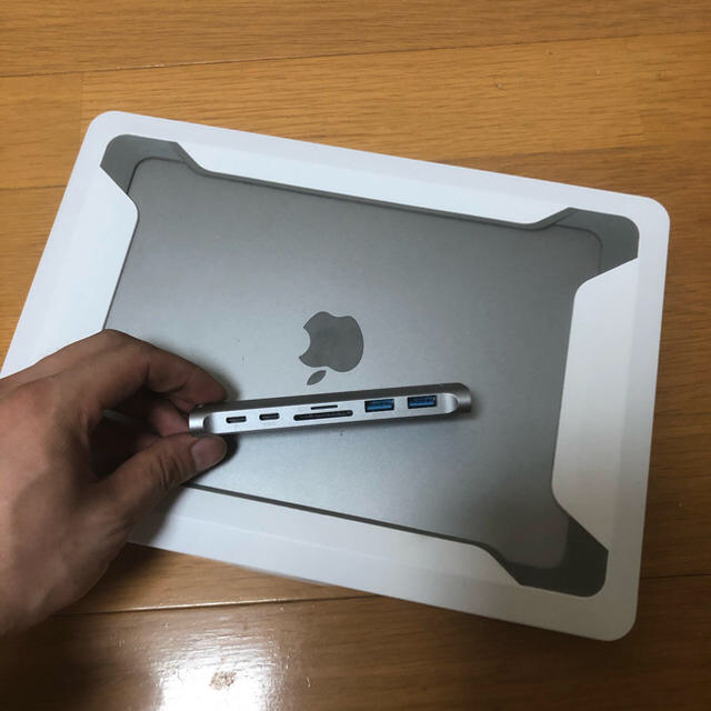 Macbook pro 2016タッチｂａｒ付きジャンク