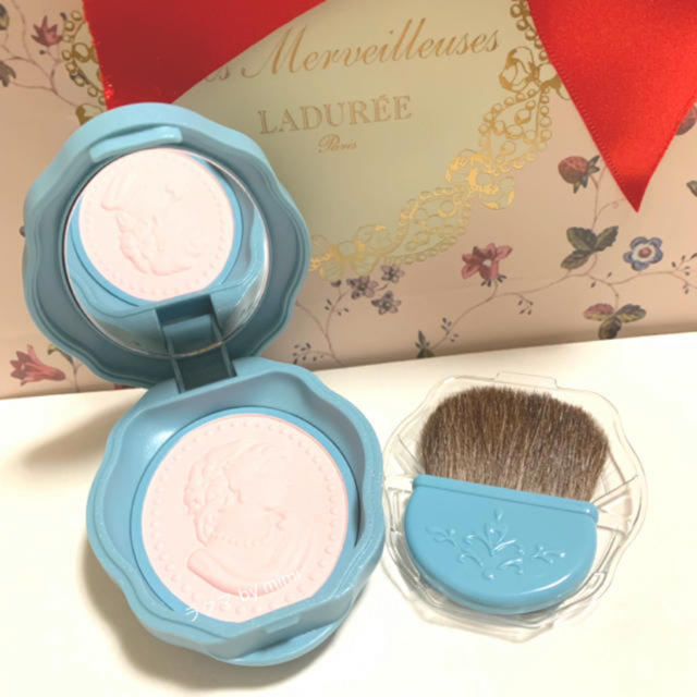 Les Merveilleuses LADUREE(レメルヴェイユーズラデュレ)の未使用 プレストチーク N103 LADUREE コスメ/美容のベースメイク/化粧品(チーク)の商品写真